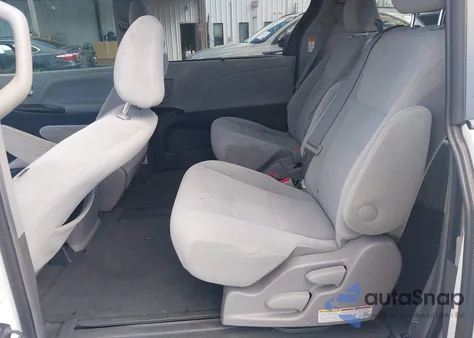 2015 Toyota Sienna Le 8 Passenger из США, поврежденный, VIN 5TDKK3DCXFS647083